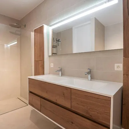 Deluxe 3br With Spectacular Views *