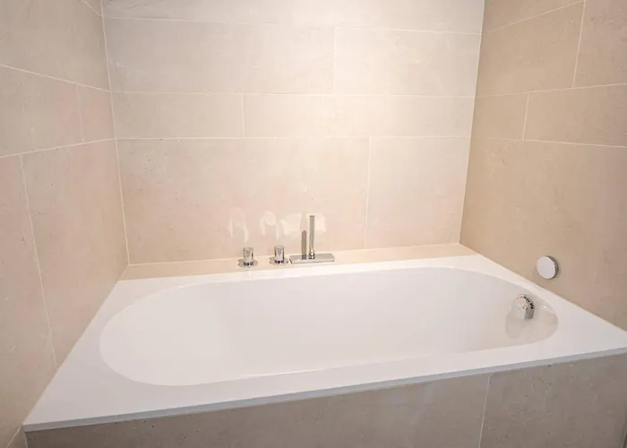 Apartment Deluxe 3br With Spectacular Views *