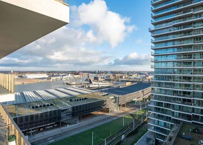 Deluxe 3br With Spectacular Views Apartment